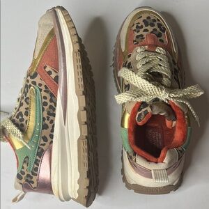 Blowfish Malibu Sneaker size 6M